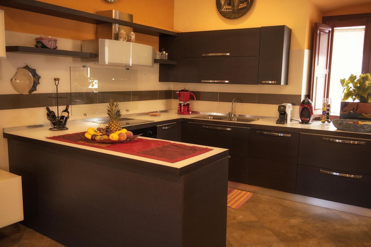Luxury Home Bosa Apartment Buitenkant foto