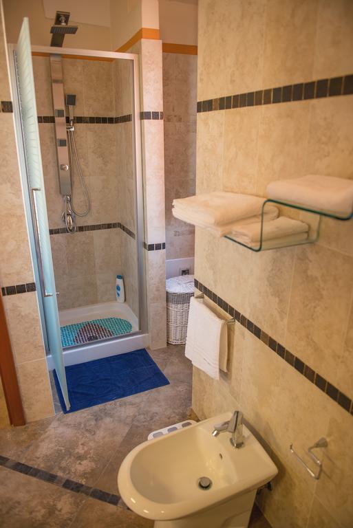 Luxury Home Bosa Apartment Buitenkant foto